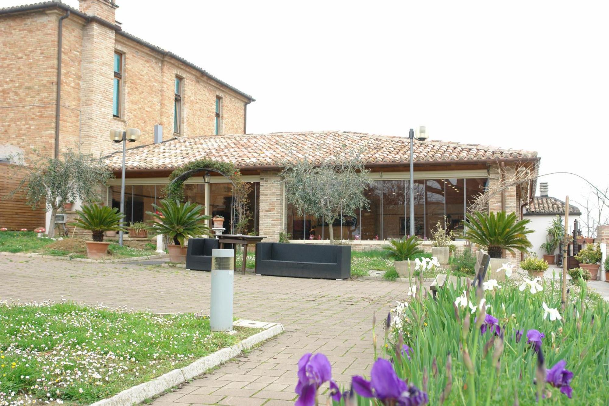 Il Castagno Hotel Orciano di Pesaro Bagian luar foto