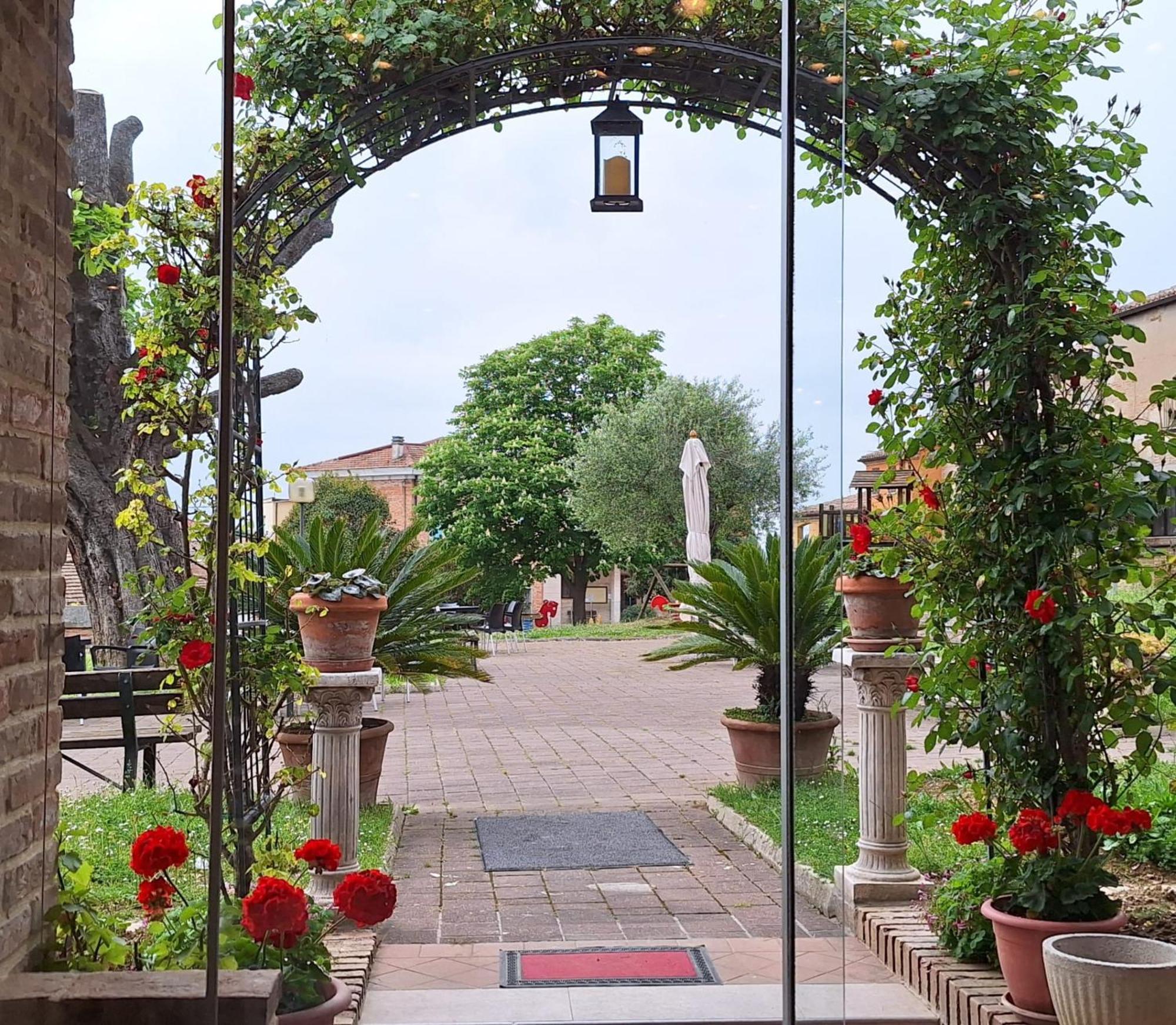 Il Castagno Hotel Orciano di Pesaro Bagian luar foto